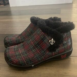 alegria plaid clogs women’s 7